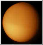 L'atmosphre de Titan, plus dense que l'atmosphre terrestre, est constitue d'azote mlang  des substances toxiques 