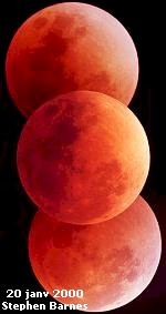 La lune commence  pntrer dans la pnombre et prend une  couleur gristre, puis elle atteint l'ombre et se teinte de rouge.